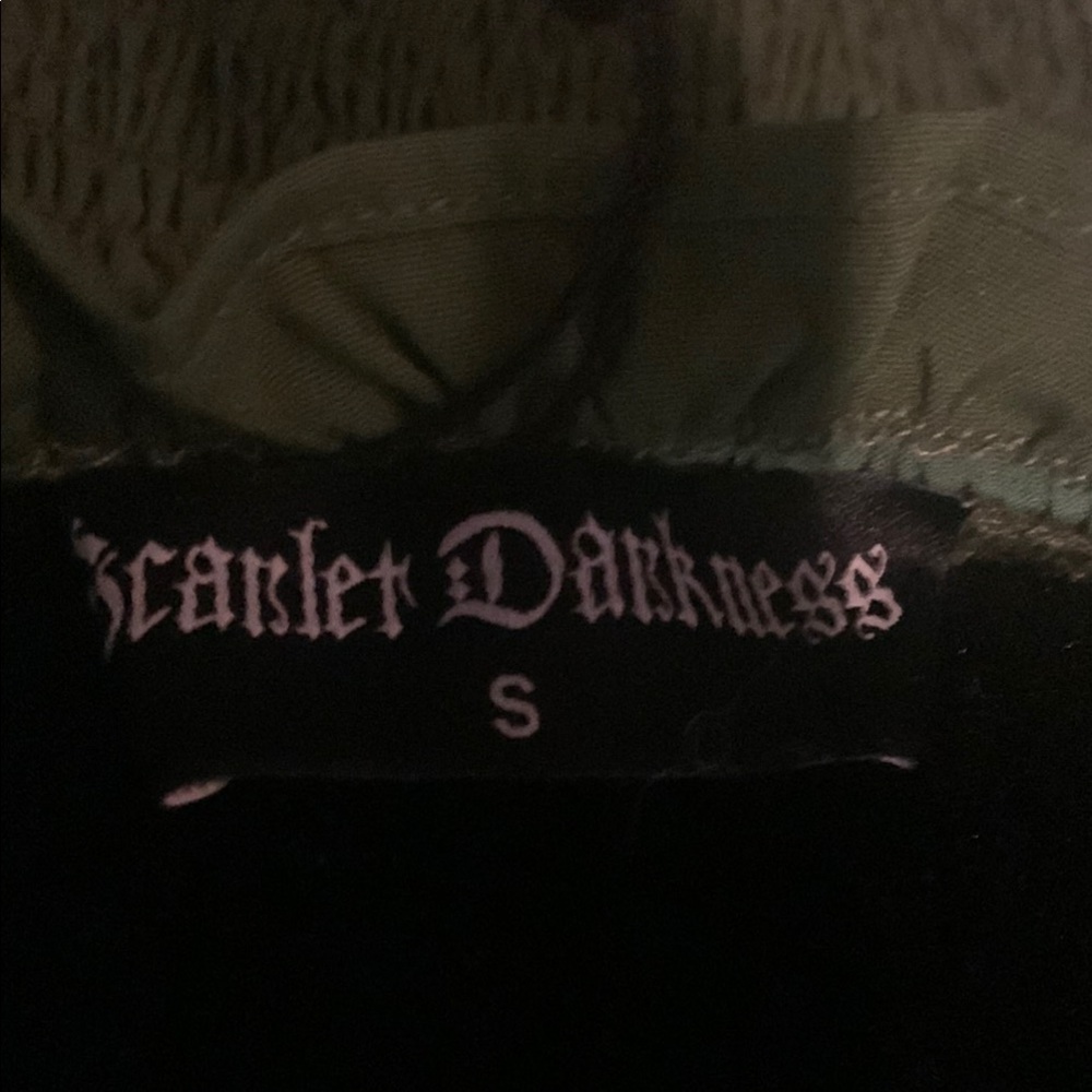 Elegant Green Dress (s) - Picture 4 of 5